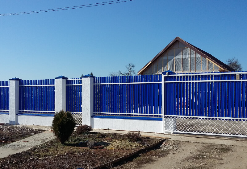 Забор из евроштакетника RAL5002 синий ультра, секция горизонт в Алматы фото 1