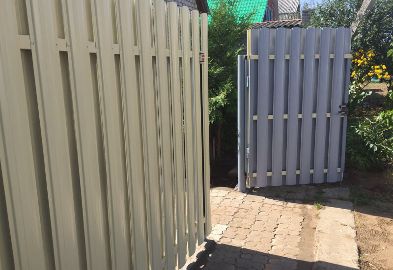 Забор из штакетника цвет RAL1014 бежевый сторона А и Б в Алматы фото 3