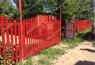 Забор евроштакетник горокой в Алматы цвет рубин
